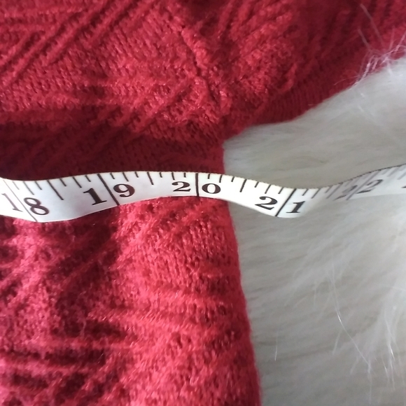 Dana Buchman red cowel neck sweater with buckle medium - Picture 5 of 12